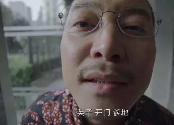 四个月的宝宝可以竖着抱吗，探究婴儿成长过程中的抱持方式与注意事项